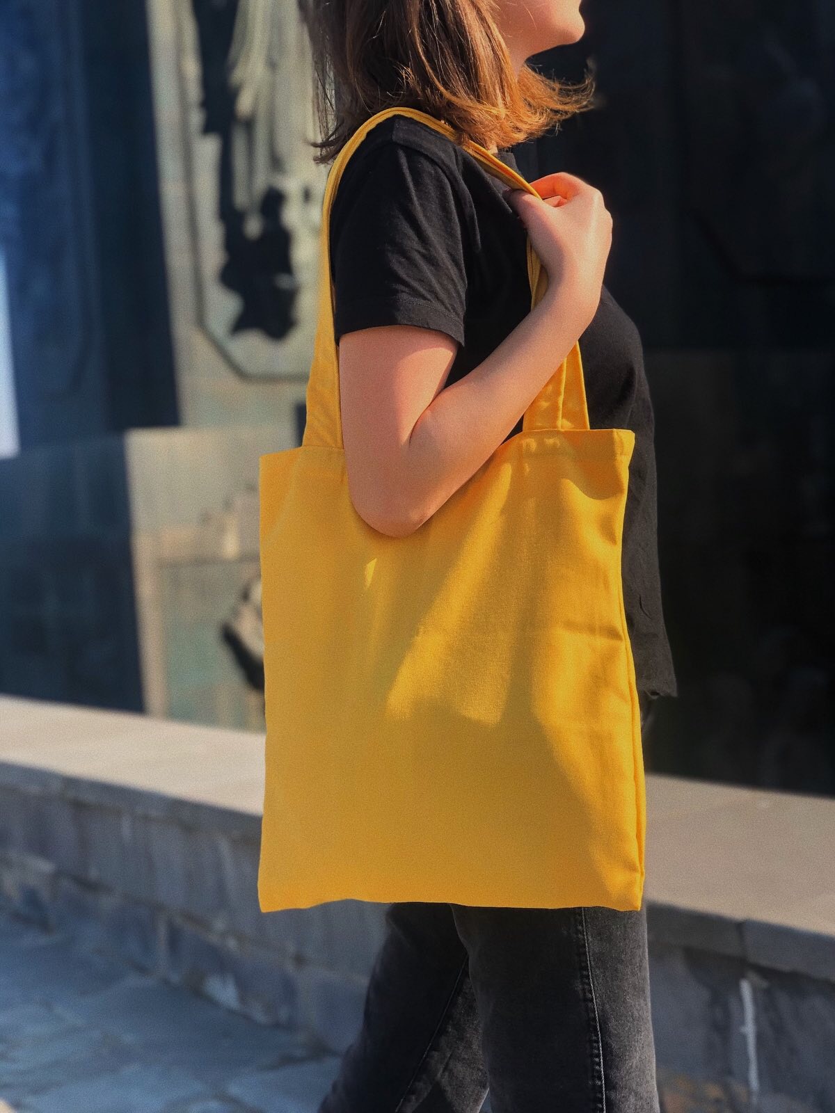 ყვითელი ნაჭრის ჩანთა